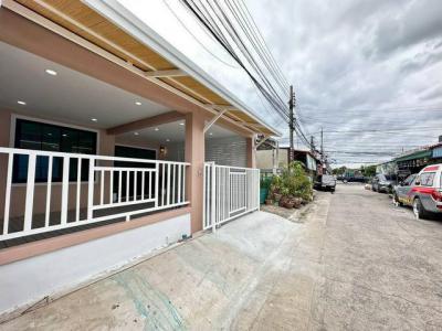 ทาวน์เฮาส์ 1290000 นนทบุรี บางบัวทอง บางคูรัด