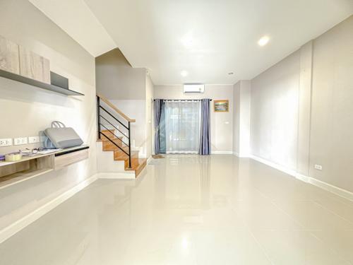 ทาวน์เฮาส์ 3190000 นนทบุรี บางกรวย มหาสวัสดิ์