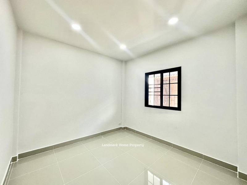 ทาวน์เฮาส์ 1650000 ปทุมธานี ธัญบุรี ลำผักกูด