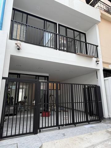 ทาวน์เฮาส์ 5900000 ชลบุรี บางละมุง บางละมุง