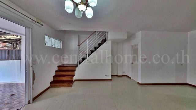 ทาวน์เฮาส์ 1790000 ปทุมธานี ลำลูกกา บึงคำพร้อย