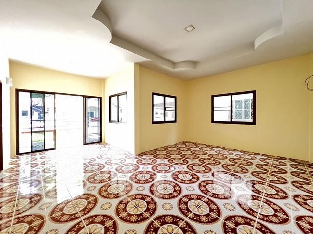 ทาวน์เฮาส์ 2070000 ชลบุรี ศรีราชา บึง