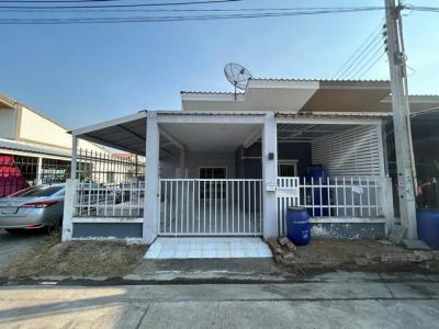 ทาวน์เฮาส์ 1800000 ชลบุรี พานทอง บ้านเก่า