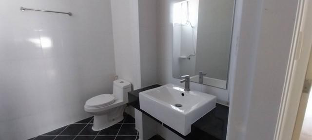 ทาวน์เฮาส์ 2790000 ชลบุรี พานทอง หนองหงษ์