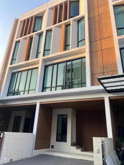 ทาวน์เฮาส์ 60000 กรุงเทพมหานคร เขตจตุจักร ลาดยาว