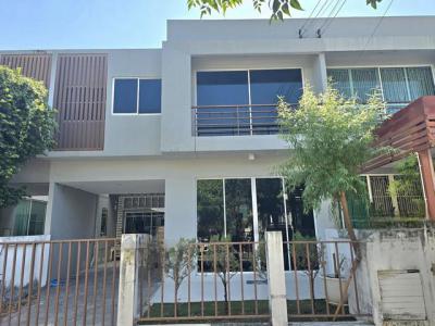 ทาวน์เฮาส์ 22000 กรุงเทพมหานคร เขตคันนายาว คันนายาว