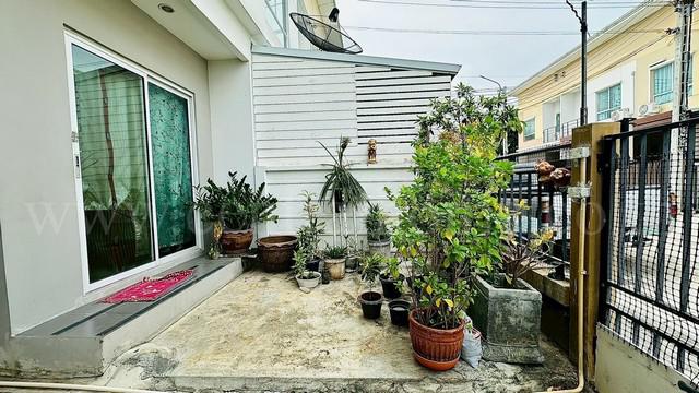 ทาวน์เฮาส์ 1690000 นนทบุรี ไทรน้อย ไทรน้อย