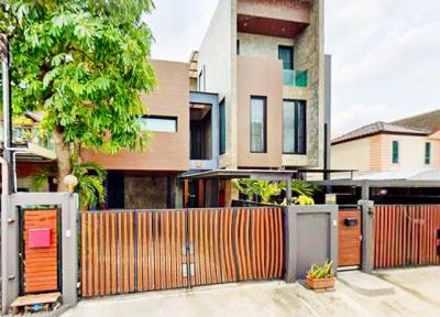 ทาวน์เฮาส์ 35999 กรุงเทพมหานคร เขตจตุจักร ลาดยาว