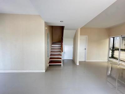 ทาวน์เฮาส์ 2800000 สมุทรปราการ  