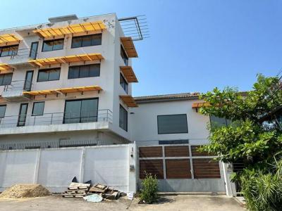 โกดัง 170000 กรุงเทพมหานคร เขตพระโขนง บางจาก