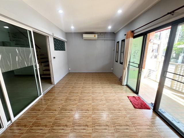 ทาวน์เฮาส์ 2490000 นนทบุรี ปากเกร็ด อ้อมเกร็ด