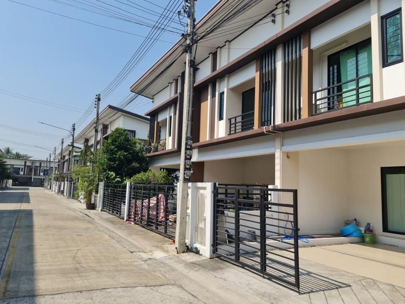 ทาวน์เฮาส์ 2055000 นครปฐม สามพราน บางกระทึก