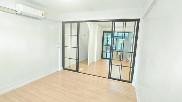 อาคารพาณิชย์ 24998 กรุงเทพมหานคร เขตยานนาวา ช่องนนทรี