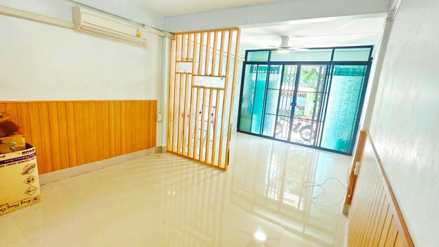 อาคารพาณิชย์ 24998 กรุงเทพมหานคร เขตยานนาวา ช่องนนทรี