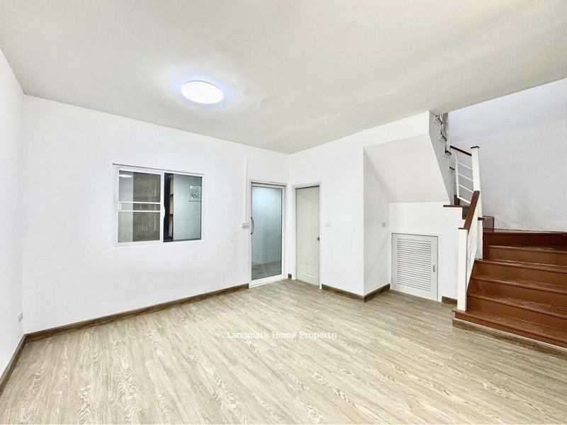 ทาวน์เฮาส์ 2350000 กรุงเทพมหานคร เขตบางขุนเทียน แสมดำ