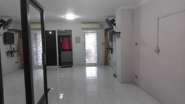 ทาวน์เฮาส์ 1890000 ชลบุรี บางละมุง หนองปรือ