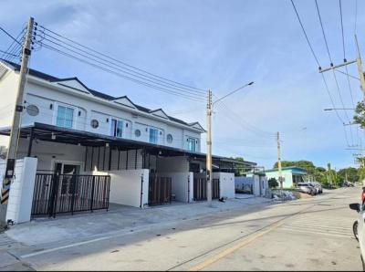 ทาวน์เฮาส์ 2450000 ชลบุรี บางละมุง หนองปรือ