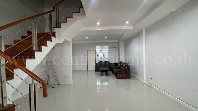 ทาวน์เฮาส์ 4500000 กรุงเทพมหานคร เขตภาษีเจริญ บางหว้า