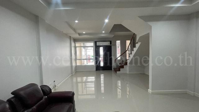 ทาวน์เฮาส์ 4500000 กรุงเทพมหานคร เขตภาษีเจริญ บางหว้า