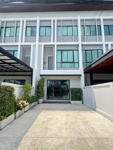 ทาวน์เฮาส์ 7630000 กรุงเทพมหานคร เขตลาดพร้าว ลาดพร้าว