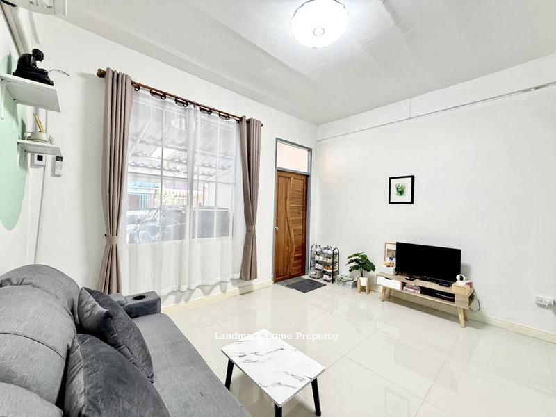 ทาวน์เฮาส์ 1650000 ปทุมธานี ลำลูกกา ลาดสวาย