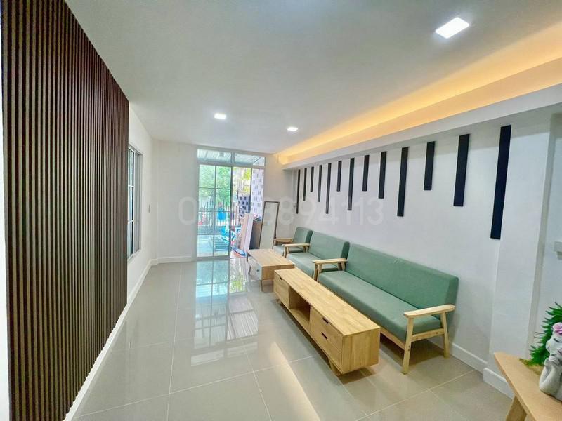 ทาวน์เฮาส์ 2450000 ปทุมธานี ธัญบุรี บึงยี่โถ