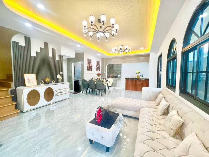 ทาวน์เฮาส์ 2950000 ปทุมธานี ลำลูกกา บึงคำพร้อย