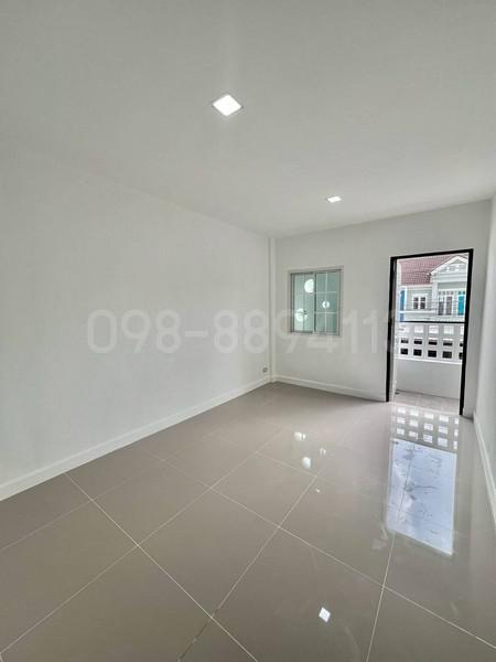 ทาวน์เฮาส์ 2450000 ปทุมธานี ธัญบุรี บึงยี่โถ