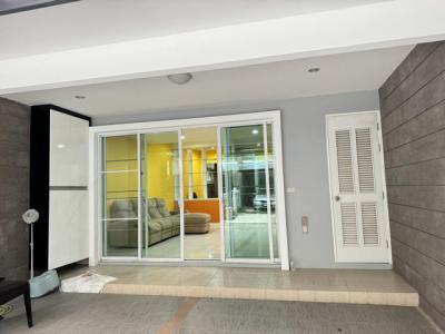 ทาวน์เฮาส์ 28500 กรุงเทพมหานคร เขตลาดพร้าว ลาดพร้าว