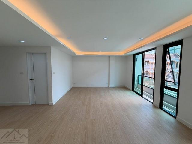 ทาวน์เฮาส์ 13900000 กรุงเทพมหานคร เขตวัฒนา พระโขนงเหนือ