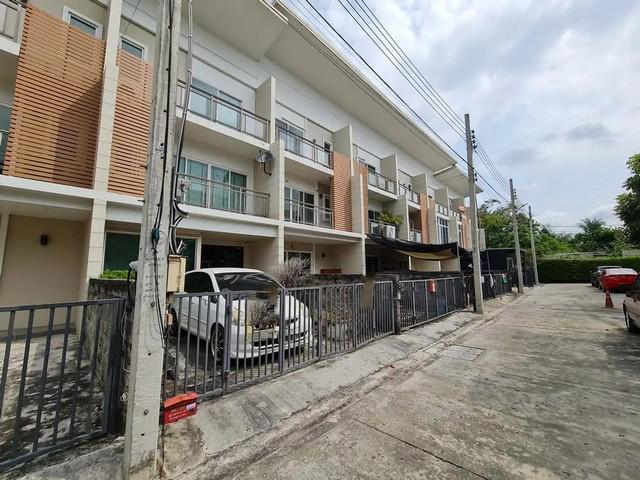 ทาวน์เฮาส์ 4017000 กรุงเทพมหานคร เขตบางเขน ท่าแร้ง