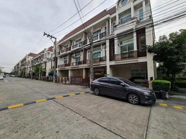 ทาวน์เฮาส์ 4084000 กรุงเทพมหานคร เขตบึงกุ่ม คลองกุ่ม