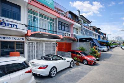 อาคารพาณิชย์ 13498 กรุงเทพมหานคร เขตยานนาวา บางโพงพาง