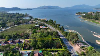 ที่ดิน 20000000 ชลบุรี ศรีราชา สุรศักดิ์