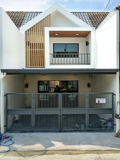 ทาวน์เฮาส์ 2850000 กรุงเทพมหานคร เขตลาดพร้าว จรเข้บัว