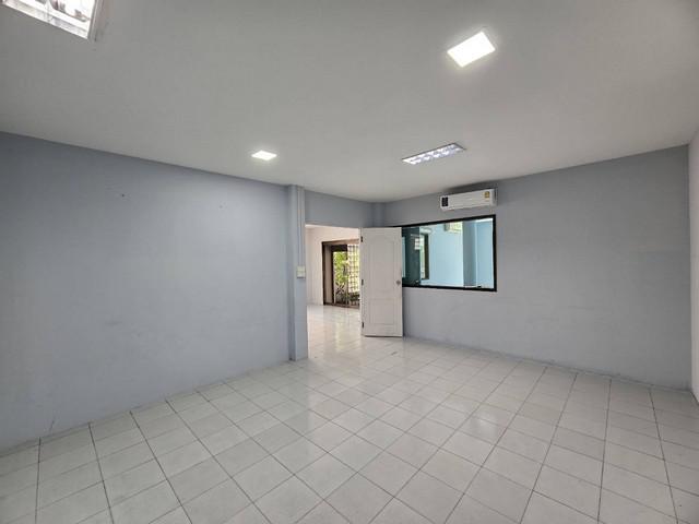 สำนักงาน 20000 กรุงเทพมหานคร เขตวังทองหลาง วังทองหลาง