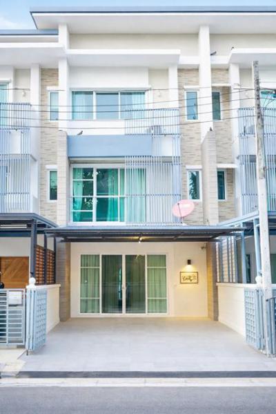 ทาวน์เฮาส์ 27999 กรุงเทพมหานคร เขตบางกะปิ คลองจั่น