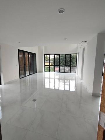 สำนักงาน 75000 กรุงเทพมหานคร เขตจตุจักร ลาดยาว