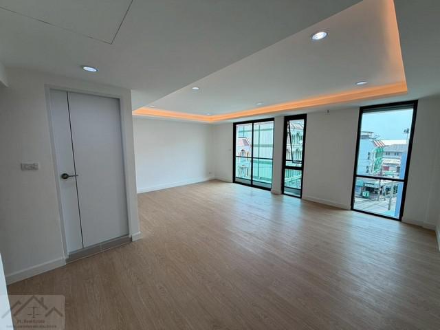 ทาวน์เฮาส์ 13900000 กรุงเทพมหานคร เขตวัฒนา พระโขนงเหนือ