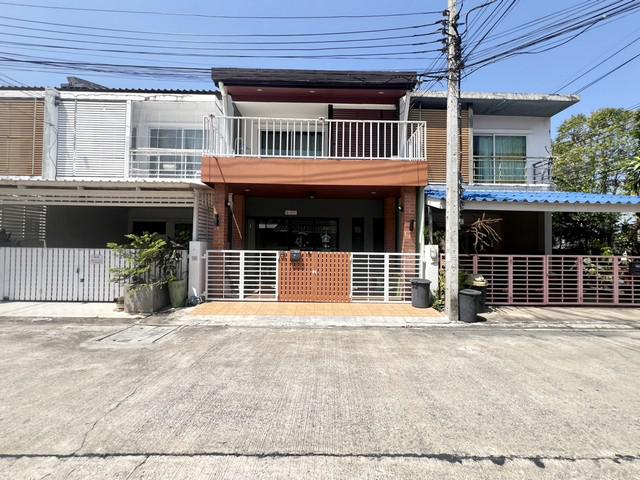 ทาวน์เฮาส์ 2390000 นนทบุรี ปากเกร็ด อ้อมเกร็ด