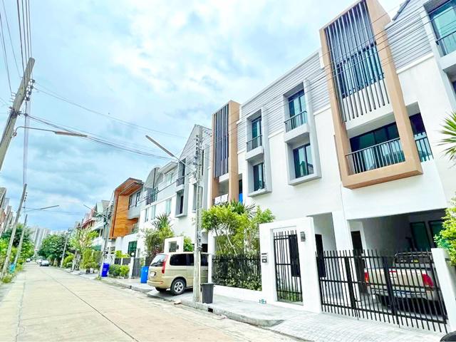 ทาวน์เฮาส์ 19998 นนทบุรี ปากเกร็ด บ้านใหม่